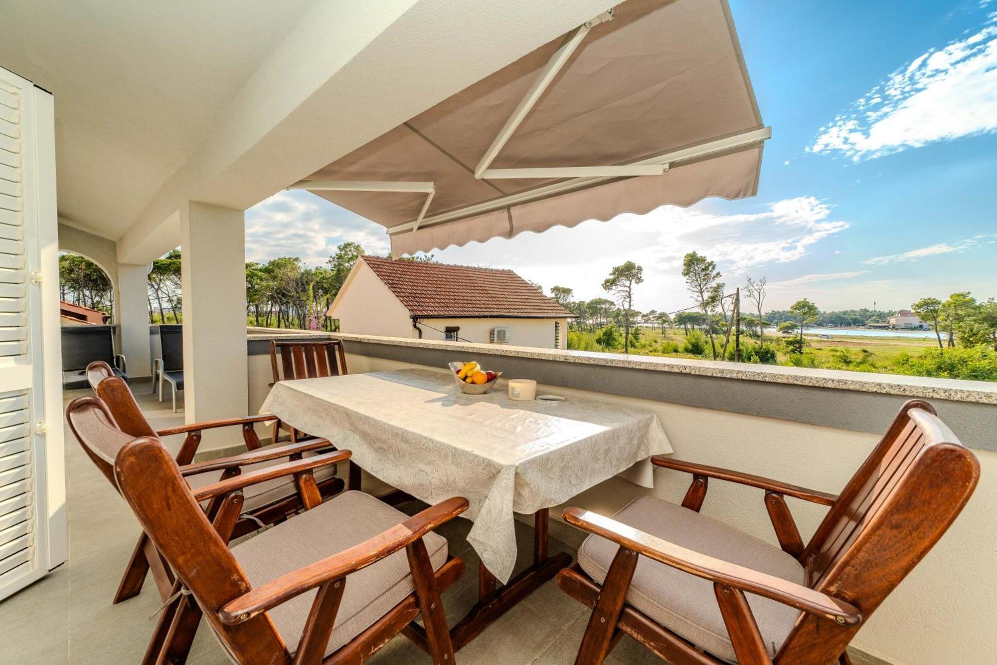Apartments Dalmatia (Adults Only) Privlaka  Exterior photo